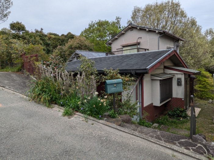 生駒市北新町土地(古家付・建築条件無し)の外観