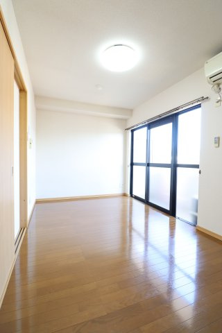 エスペランザの居間・リビング