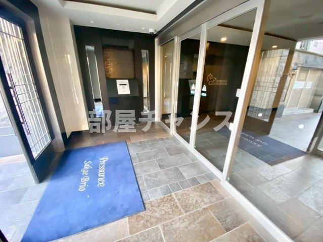 プレサンス栄ブリオのエントランス