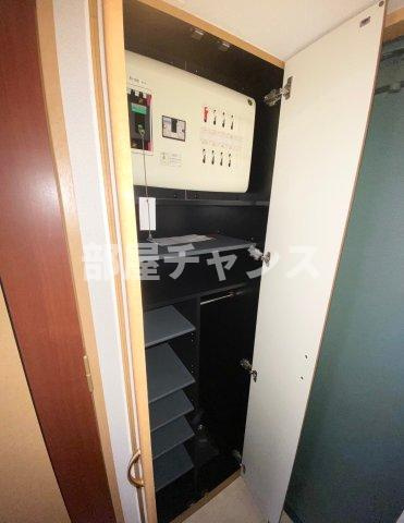 プレサンス鶴舞駅前ブリリアントの収納