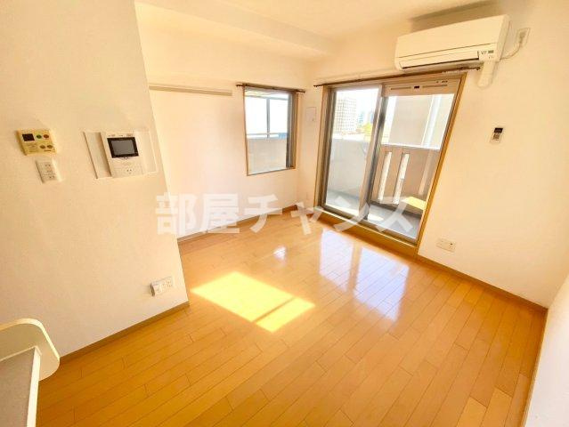 プレサンス鶴舞駅前ブリリアントの居間・リビング