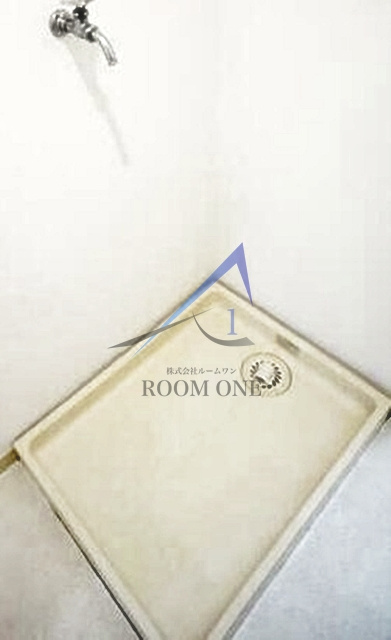 東山コーポの設備|洗濯機置き場です。