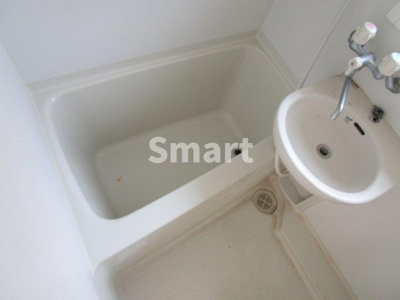 【浴室】 | リアン・コウ