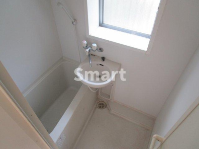 【浴室】 | リアン・コウ