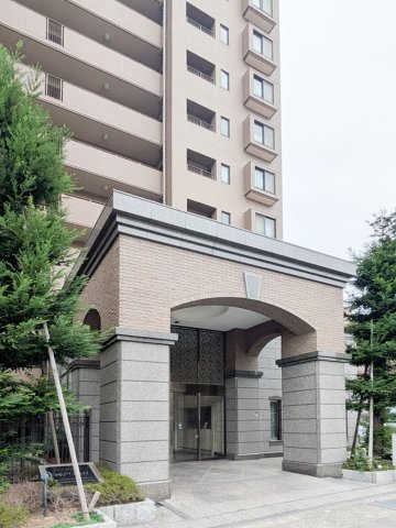 コスモシティ神戸本山のエントランス