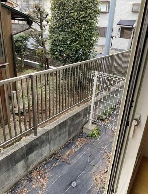 アドウビ学芸大学　三井ホーム施工　角部屋　陽当たり良好のバルコニー