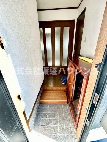 瓢箪山町一戸建の玄関