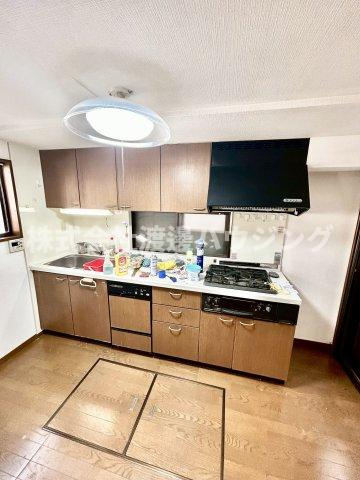 瓢箪山町一戸建のキッチン