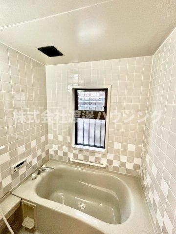 瓢箪山町一戸建の浴室