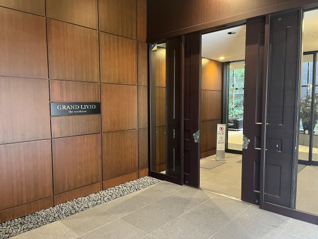 グランリビオ・ザ・レジデンスのエントランス