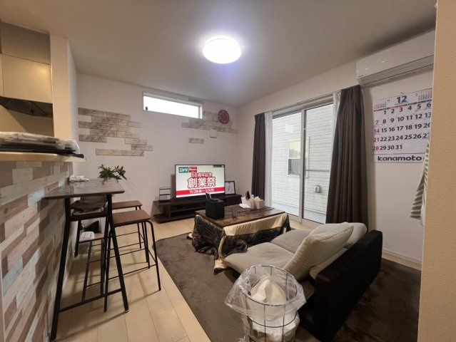 宇都宮市中古戸建　並列駐車3台可、オール電化のキッチン