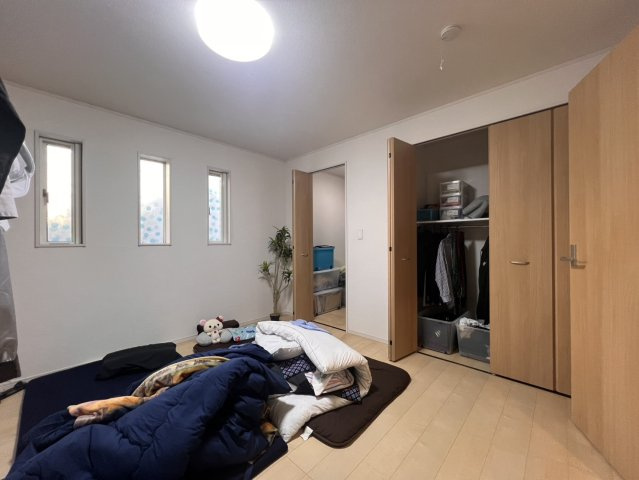 宇都宮市中古戸建　並列駐車3台可、オール電化の洋室