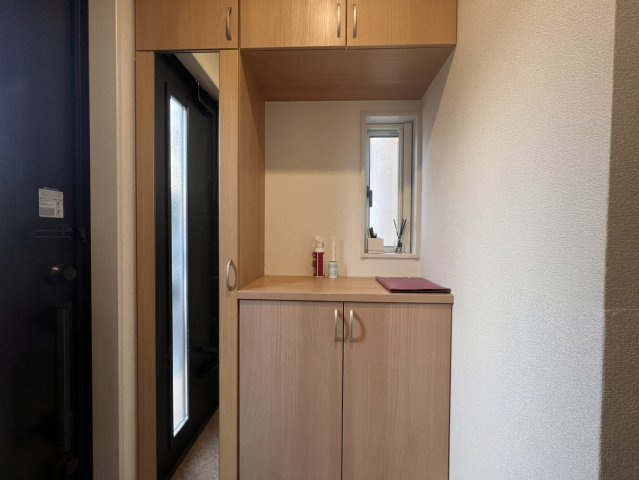 宇都宮市中古戸建　並列駐車3台可、オール電化の玄関