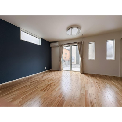 【居間・リビング】 | さいたま市岩槻区城南４丁目戸建 | ゆったり過ごせるリビングです