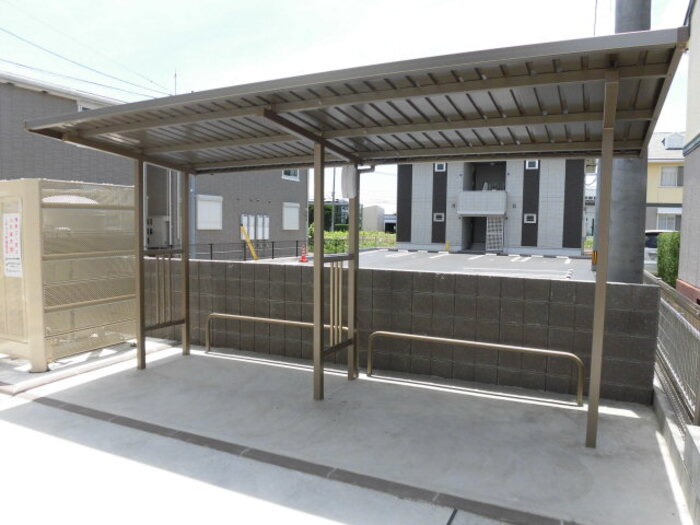 プロシア　A棟のその他共用部分|駐輪場に自転車も停められます♪