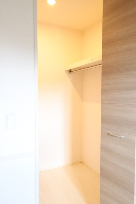 プロシア　A棟の収納|ウォークインクローゼットなので収納豊富です★
