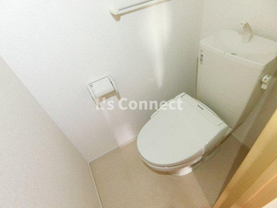 【トイレ】 | クレア | 温水洗浄便座付きのトイレ。