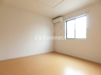 【その他】 | クレア | 洋室にもエアコン付きです。