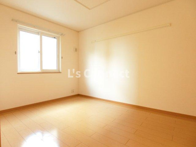 【その他】 | カレント | ６帖の洋室は寝室として使えます。