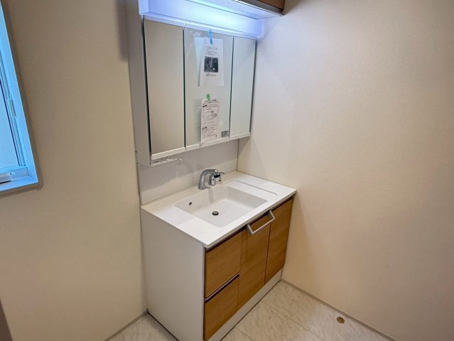 見晴らしの丘～川口・安行～11期　新築一戸建て　1号棟の独立洗面台|独立洗面台、朝の身支度には欠かせません