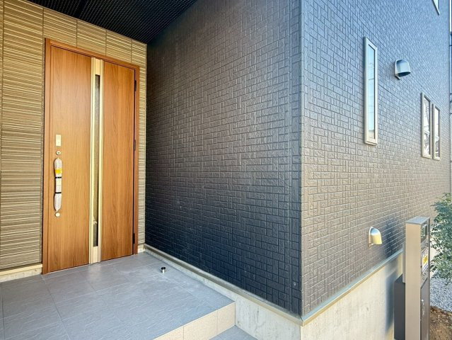 見晴らしの丘～川口・安行～11期　新築一戸建て　1号棟の玄関|明るい玄関です