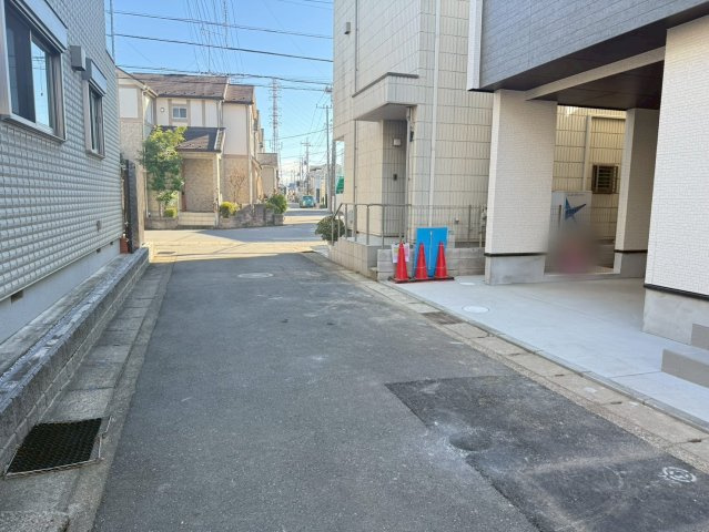 川口市大字安行原　新築一戸建て　A号棟の前面道路含む現地写真|前面道路含む現地写真です