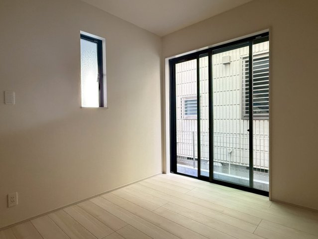 川口市大字安行原　新築一戸建て　A号棟の洋室|明るい洋室です