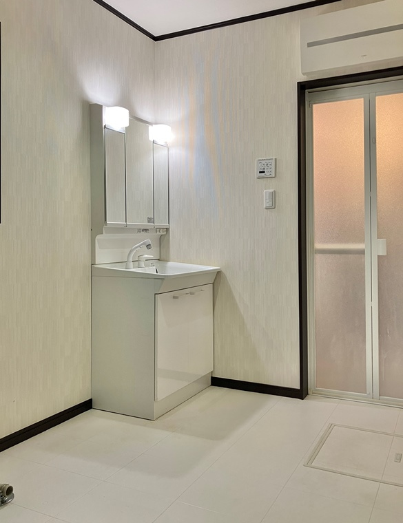 小坪戸建の洗面所