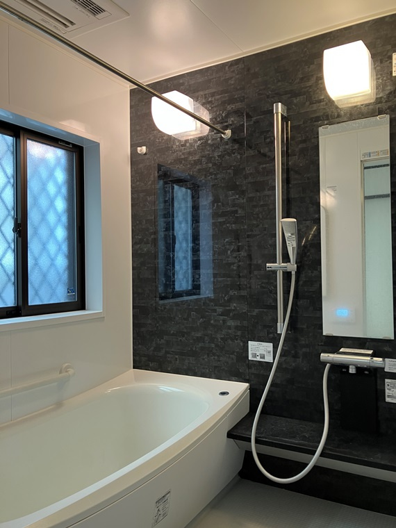 小坪戸建の浴室