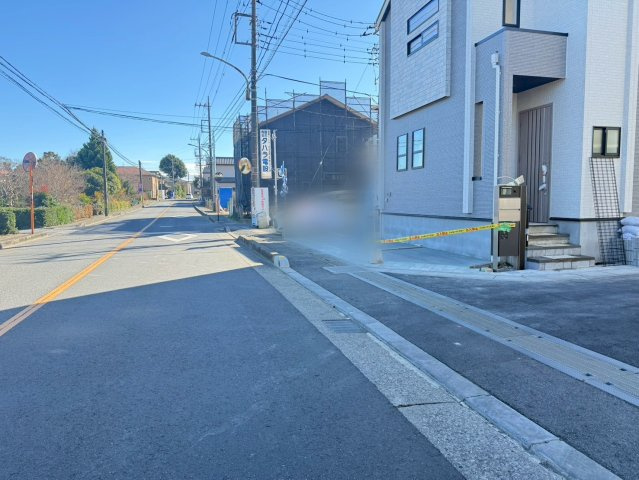 川口市安行領家　新築一戸建て　1号棟の前面道路含む現地写真|前面道路含む現地写真です