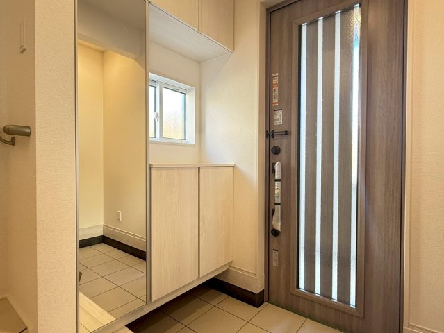 川口市安行領家　新築一戸建て　1号棟の玄関|きれいな玄関です