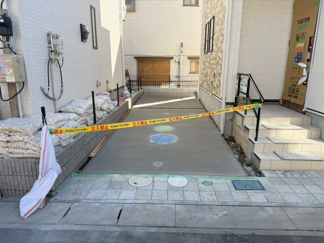 川口市安行領家　新築一戸建て　2号棟　の駐車場|駐車場があります