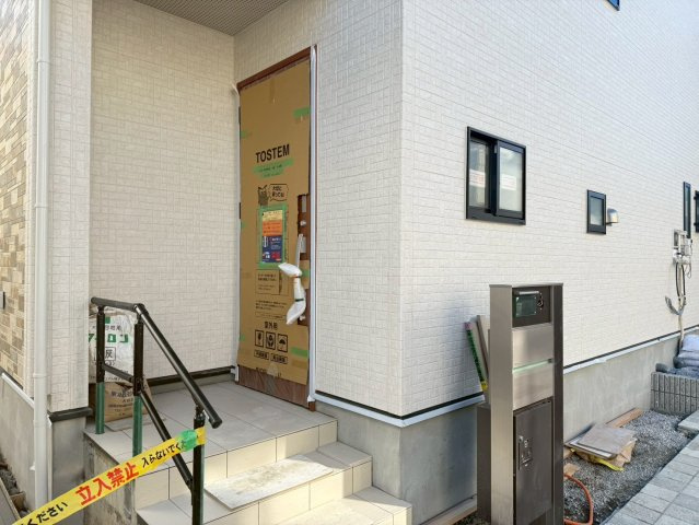 川口市安行領家　新築一戸建て　2号棟　の玄関|ゆったりとした玄関です