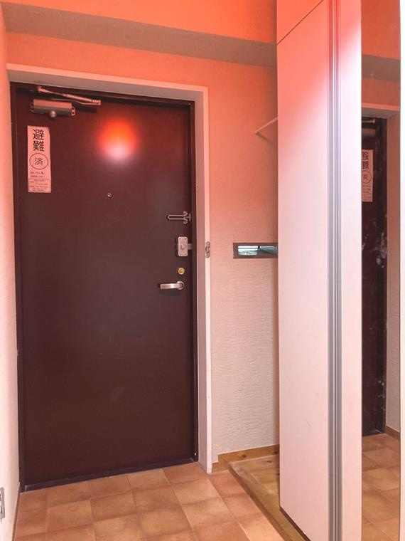 戸塚ハイライズＢ棟の玄関