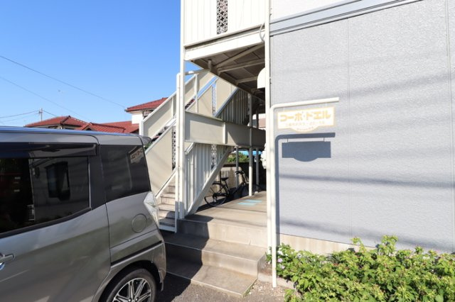 コーポドエルのエントランス