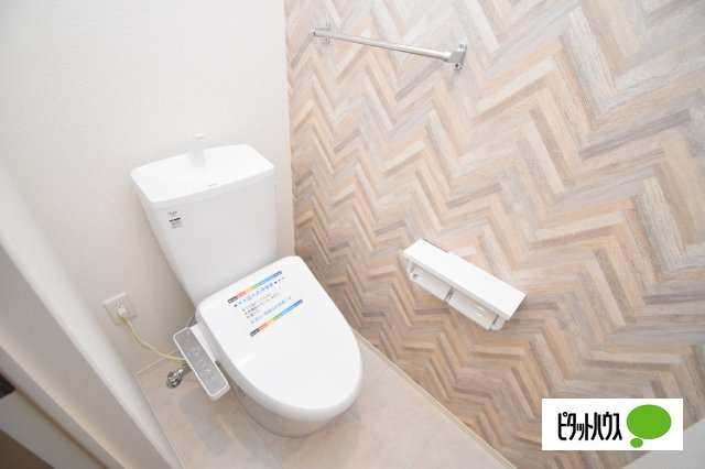 D-ROOM紅雲町Cのトイレ|温水洗浄便座付きトイレ