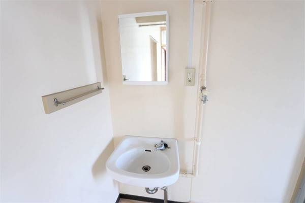 【洗面所】 | ビレッジハウス荒木1号棟 | ビレッジハウスの同一物件・同一タイプの間取りの写真です