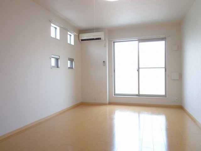 メゾンドシャンテールの居間・リビング