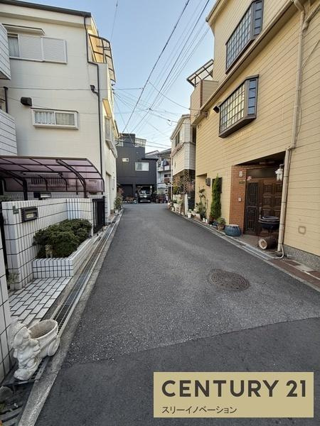 千島1丁目中古戸建の前面道路含む現地写真