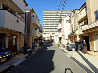 【前面道路含む現地写真】