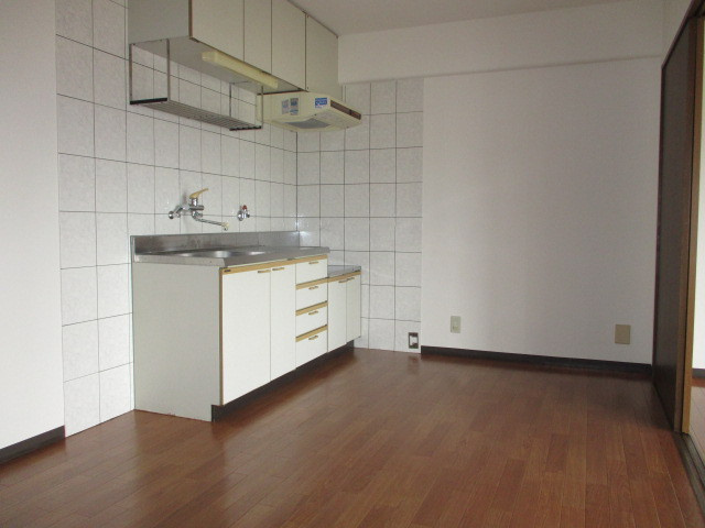 ル・ソレイユ結崎の居間・リビング