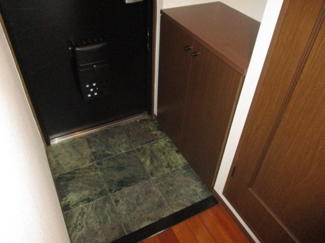 ル・ソレイユ結崎の玄関