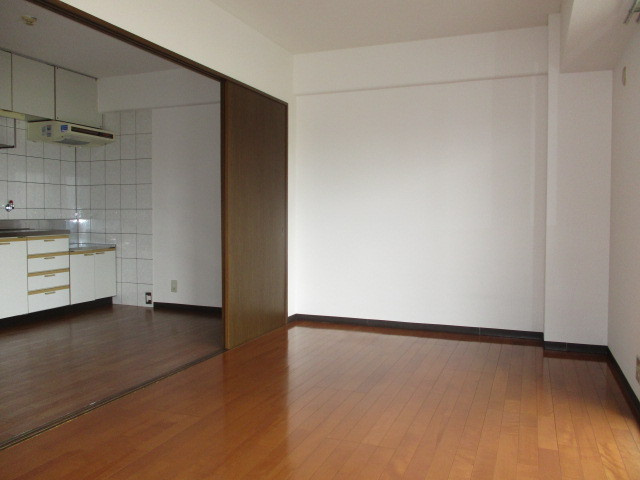 ル・ソレイユ結崎の居間・リビング