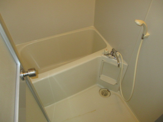 ル・ソレイユ結崎の浴室