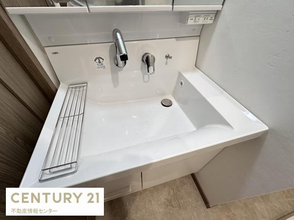 【その他】 | 八幡屋4丁目　建築条件付宅地 | モデル写真掲載
　建築参考プラン（間取り図面参照）
　延床面積：９１.８１平米
　間取り：３ＬＤＫ
　価格：２０８０万円