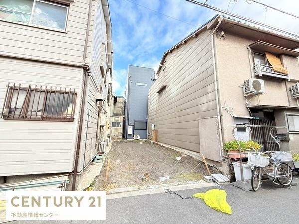 【外観】 | 八幡屋4丁目　建築条件付宅地 | 　建築参考プラン（間取り図面参照）
　延床面積：９１.８１平米
　間取り：３ＬＤＫ
　価格：２０８０万円