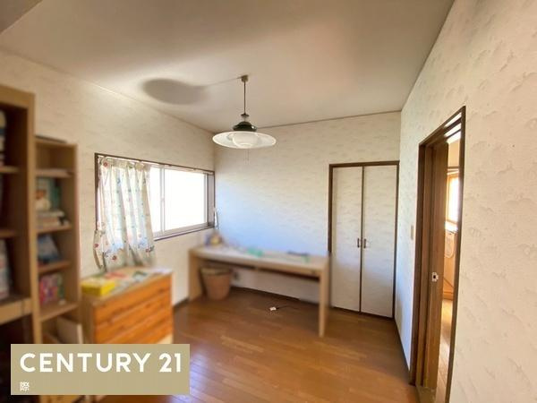 岩出市新田広芝　中古戸建の洋室