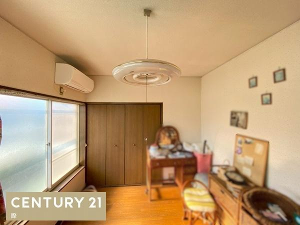 岩出市新田広芝　中古戸建の洋室
