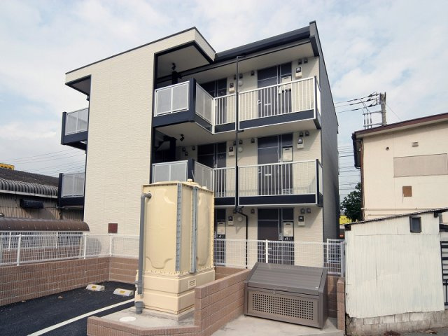 レオパレスセレス末広の外観