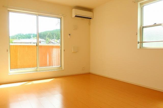 アベイユ社護寺Ⅱの居間・リビング